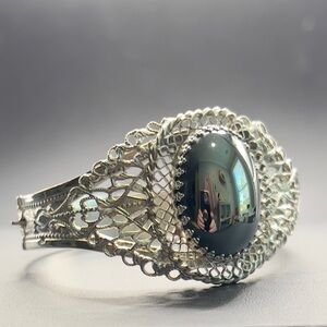 VINTAGE WHITING & DAVIS ORNATE SILVER TONE HEMATITE BANGLE BRACELET